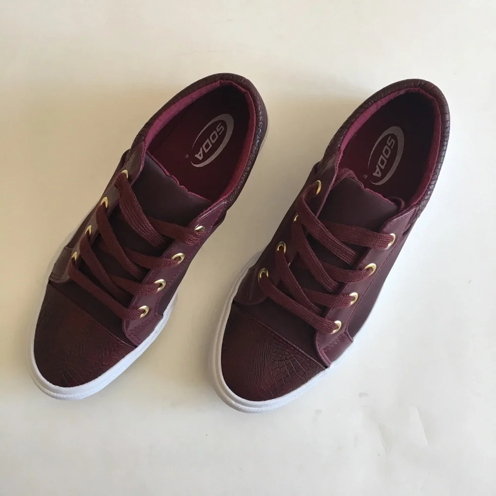 🆕 Burgundy Lace Up Tennis Shoes